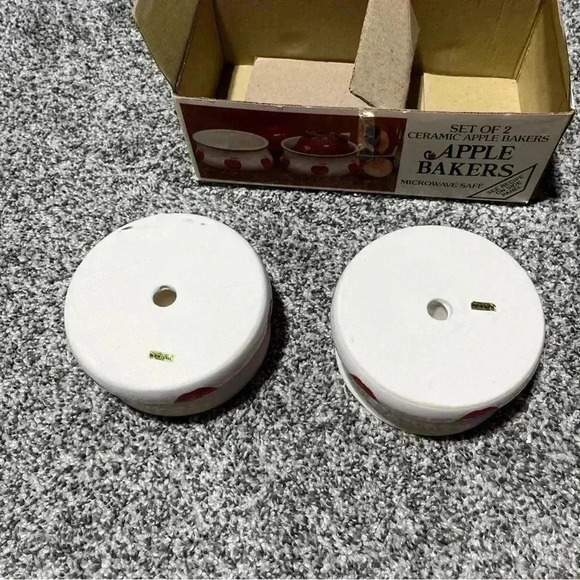 Set of 2 Westwood Ceramic Apple Bakers Baking Dishes White with Red Apples - Picture 8 of 11